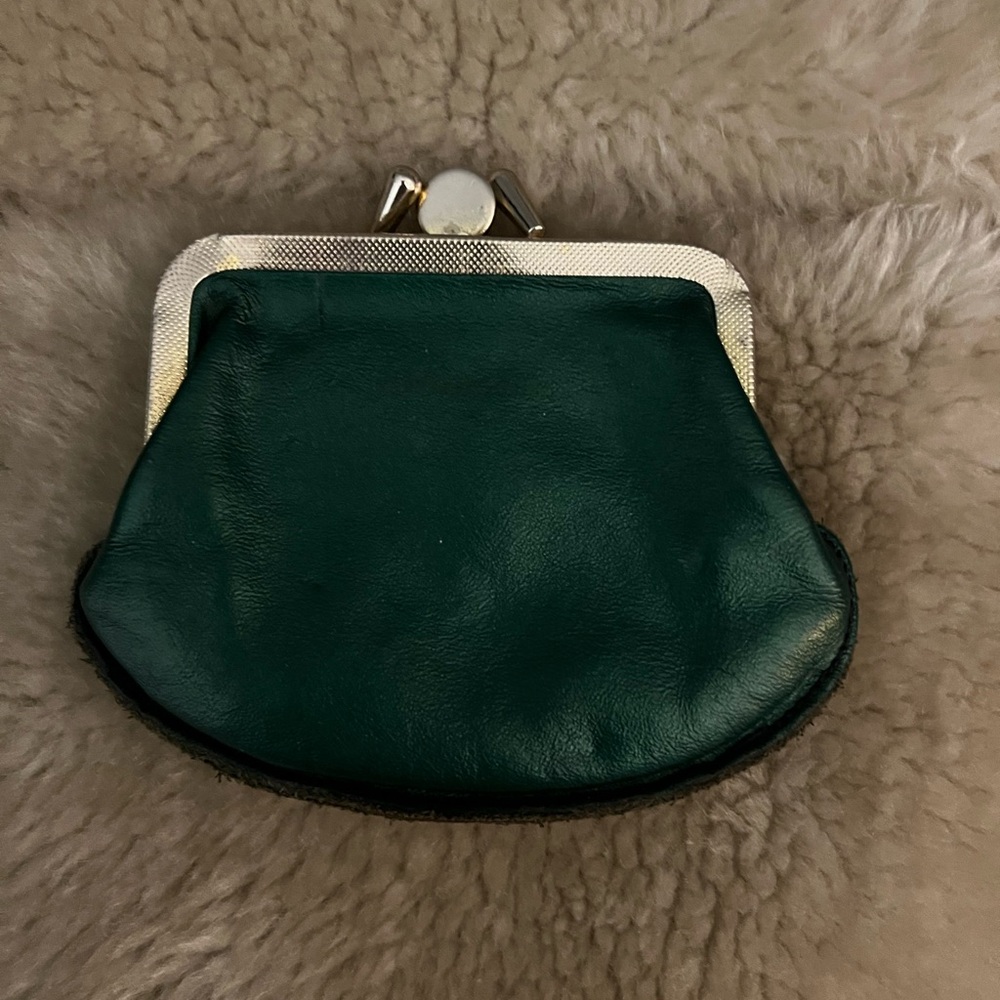 Vintage Emerald Green Leather Kiss Lock Change Purse 4x3